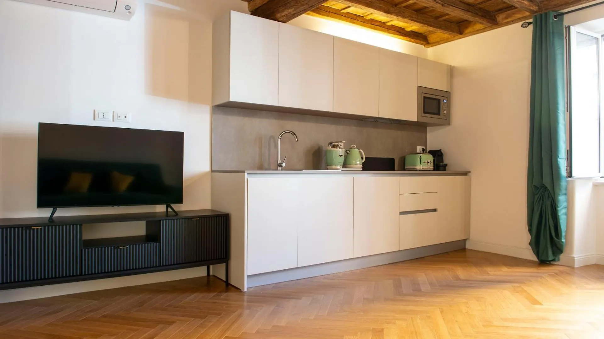 Costaguti Holiday Apartment Rome Italy